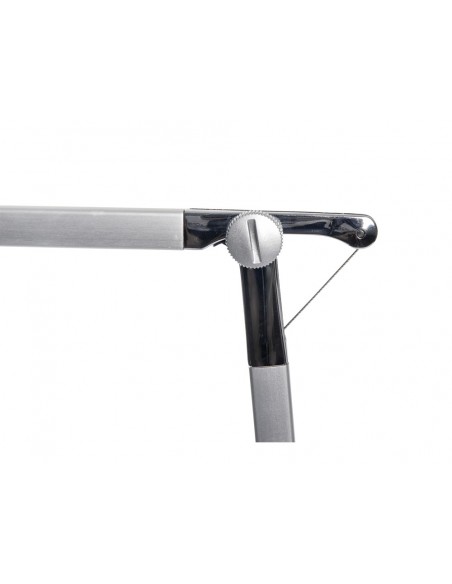 Lampara de escritorio maul led 4 niveles intensidad luz cabezal y brazo inclinable color plata