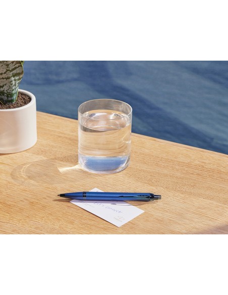 Boligrafo parker im professionals monochrome blue en estuche de regalo