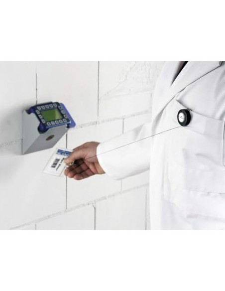 Cordon durable portanombres extensible hasta 80 cm con cierre de boton