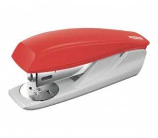 Grapadora petrus 210 reycle rojo capacidad 25 hojas usa grapas 22/6