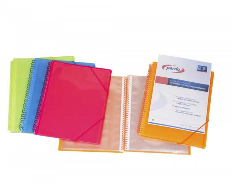 Carpeta pardo escaparate con espiral 20 fundas folio personalizable color negra