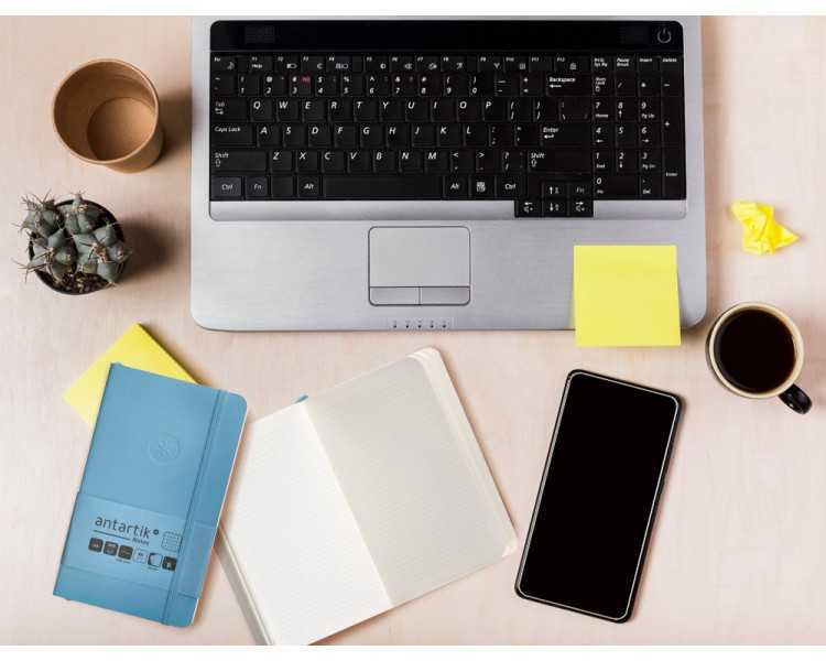 Cuaderno con gomilla antartik notes tapa blanda a6 cuadricula azul claro 100 hojas 80 gr fsc