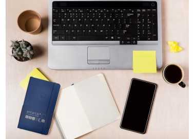 Cuaderno con gomilla antartik notes tapa blanda a6 hojas lisas azul marino 100 hojas 80 gr fsc Cuaderno con gomilla antartik notes tapa blanda a6 hojas lisas azul marino 100 hojas 80 gr fsc
