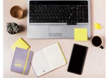 Cuaderno con gomilla antartik notes tapa dura a7 hojas lisas morado y amarillo 80 hojas 80 gr fsc