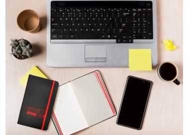 Cuaderno con gomilla antartik notes tapa dura a6 hojas cuadricula negro y rojo 100 hojas 80 gr fsc