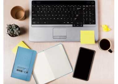 Cuaderno con gomilla antartik notes tapa dura a6 hojas rayas azul claro 100 hojas 80 gr fsc