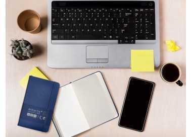 Cuaderno con gomilla antartik notes tapa dura a6 hojas cuadricula azul marino 100 hojas 80 gr fsc