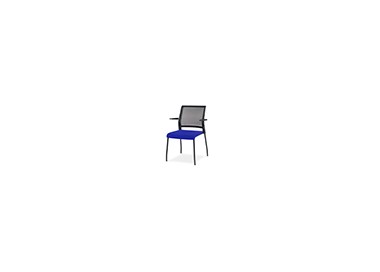 Silla rocada confidente brazos fijos estructura metalica asiento tela ignifuga azul respaldo malla