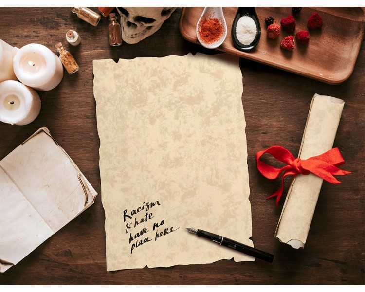 Papel pergamino liderpapel din a4 con bordes 180g/m2 color crema paquete de 50 hojas
