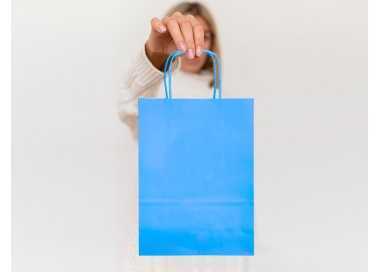 Bolsa papel q-connect celulosa celeste s con asa retorcida 240x320x10 mm Bolsa papel q-connect celulosa celeste s con asa retorcida 240x320x10 mm