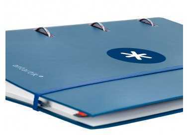 Carpeta con recambio antartik a4 cuadro 5mm forrada 4 anillas 40mm redondas con solapa color azul marino Carpeta con recambio antartik a4 cuadro 5mm forrada 4 anillas 40mm redondas con solapa color azul marino