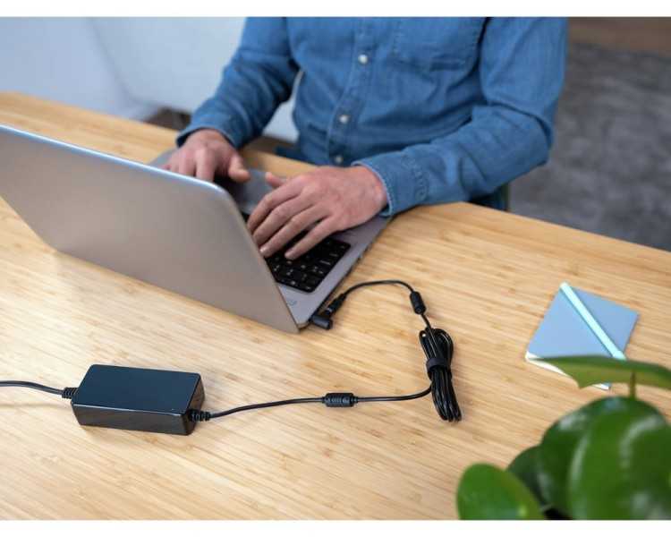 Adaptador de corriente trust primo universal para portatil charger 19v-70w con 6 conectores