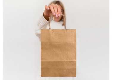 Bolsa papel q-connect kraft natural liso xs con asa retorcida 180x240x80 mm Bolsa papel q-connect kraft natural liso xs con asa retorcida 180x240x80 mm