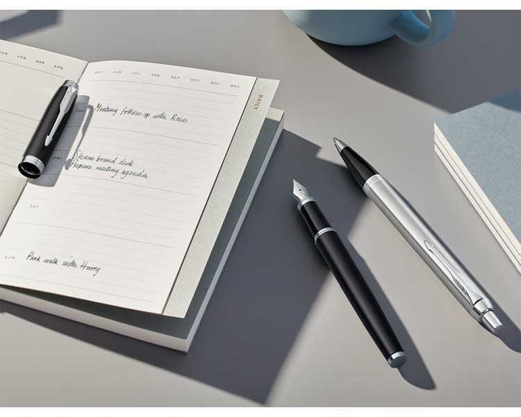 Pluma parker im essential acero ct