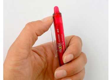 Boligrafo pilot frixion clicker borrable 0,7 mm punta media rojo en blister Boligrafo pilot frixion clicker borrable 0,7 mm punta media rojo en blister