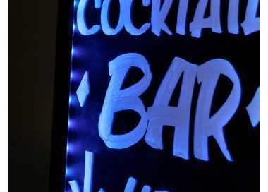 Pizarra cristal liderpapel con led en caballete de madera para rotuladores tipo tiza 50x90cm Pizarra cristal liderpapel con led en caballete de madera para rotuladores tipo tiza 50x90cm