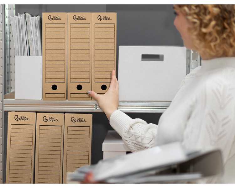 Caja archivo definitivo liderpapel folio carton reciclado 325g/m2 lomo 100 mm kraft 365x100x251 mm
