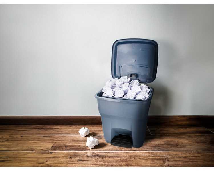 Papelera contenedor q-connect plastico con tapa y pedal 30 litros gris 395x395x420 mm