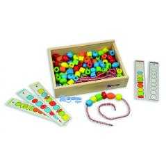 Juego andreutoys formas para ensartar + 10 cordones + 10 plantillas caja de 150 unidades surtidas
